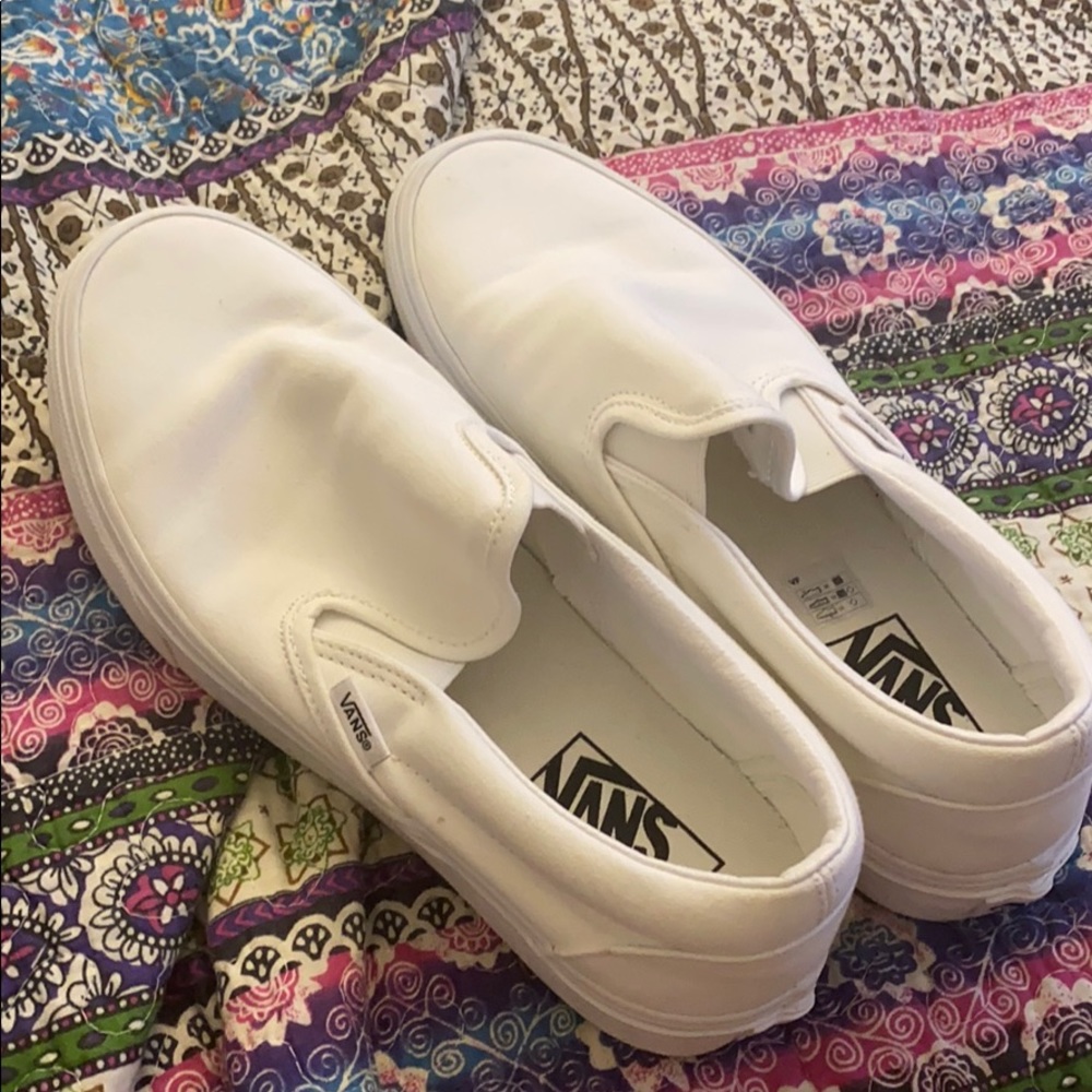 White Vans Slip On 🤍